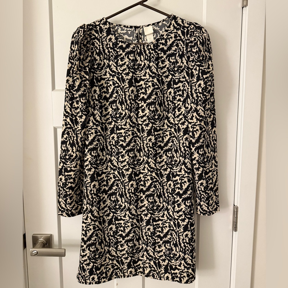 Black and White Patterned Long Sleeve Dress